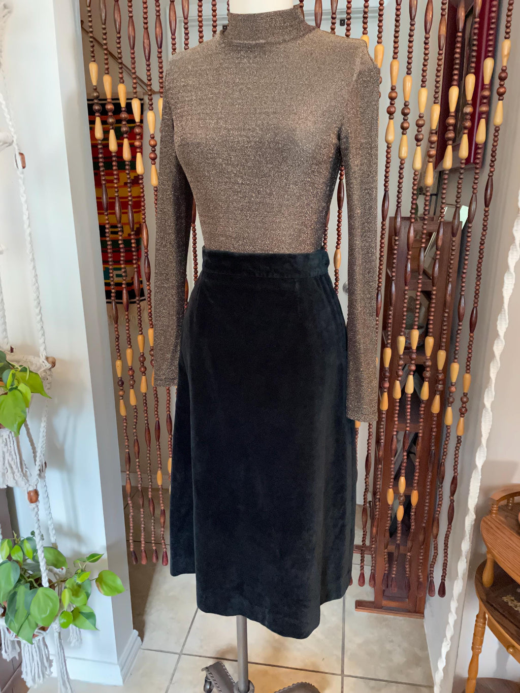 1970s Black Velvet Midi Skirt: Groovy Velveteen Plush Skirt, Size 6/8