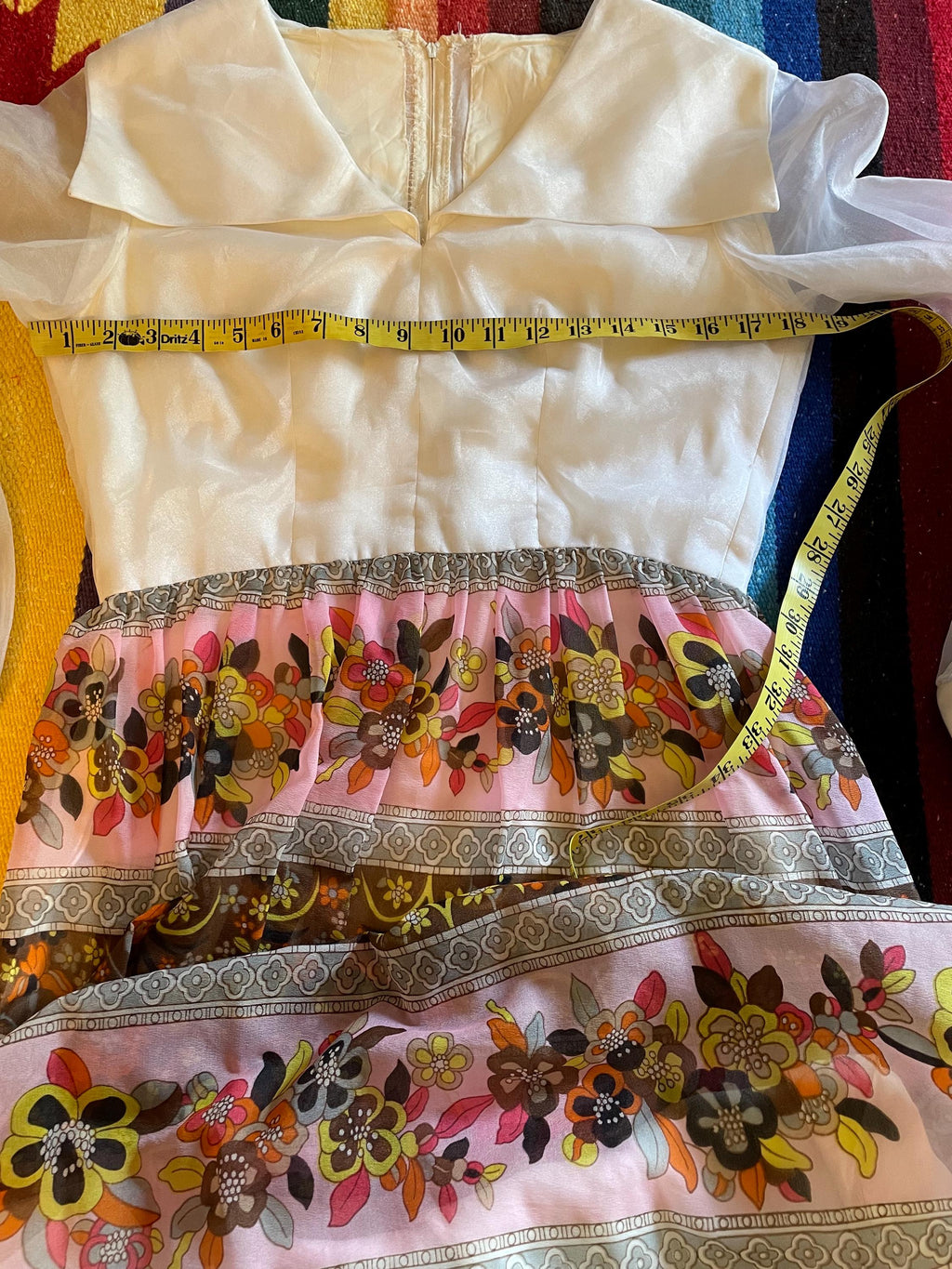 70s Flower Power Maxi Dress: Psychedelic Daisy Print, Size 10