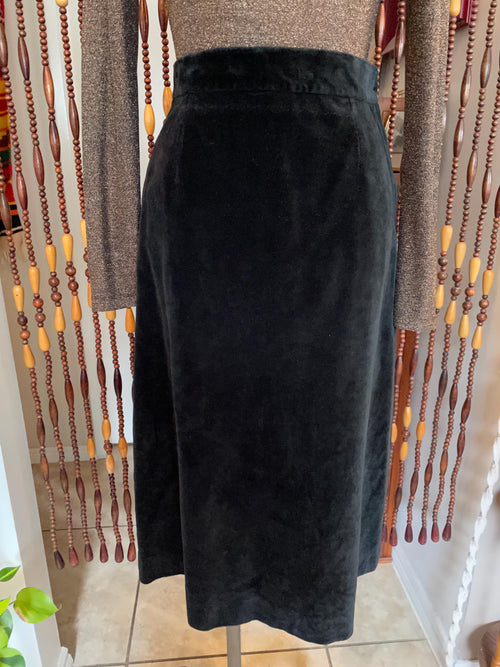 1970s Black Velvet Midi Skirt: Groovy Velveteen Plush Skirt, Size 6/8