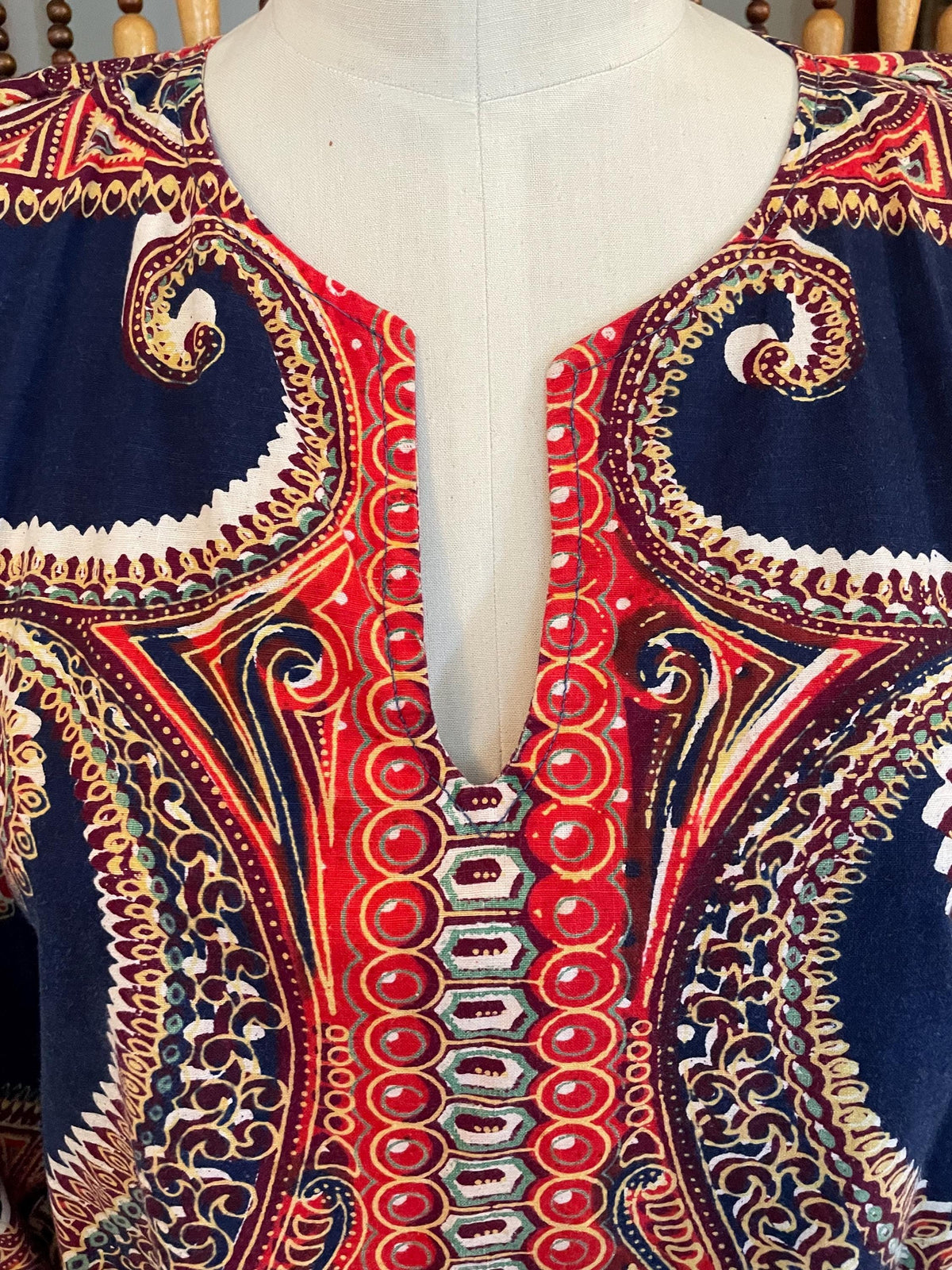 1970s Vintage Cotton Dashiki Maxi Dress: Boho Kaftan, Size 4-8