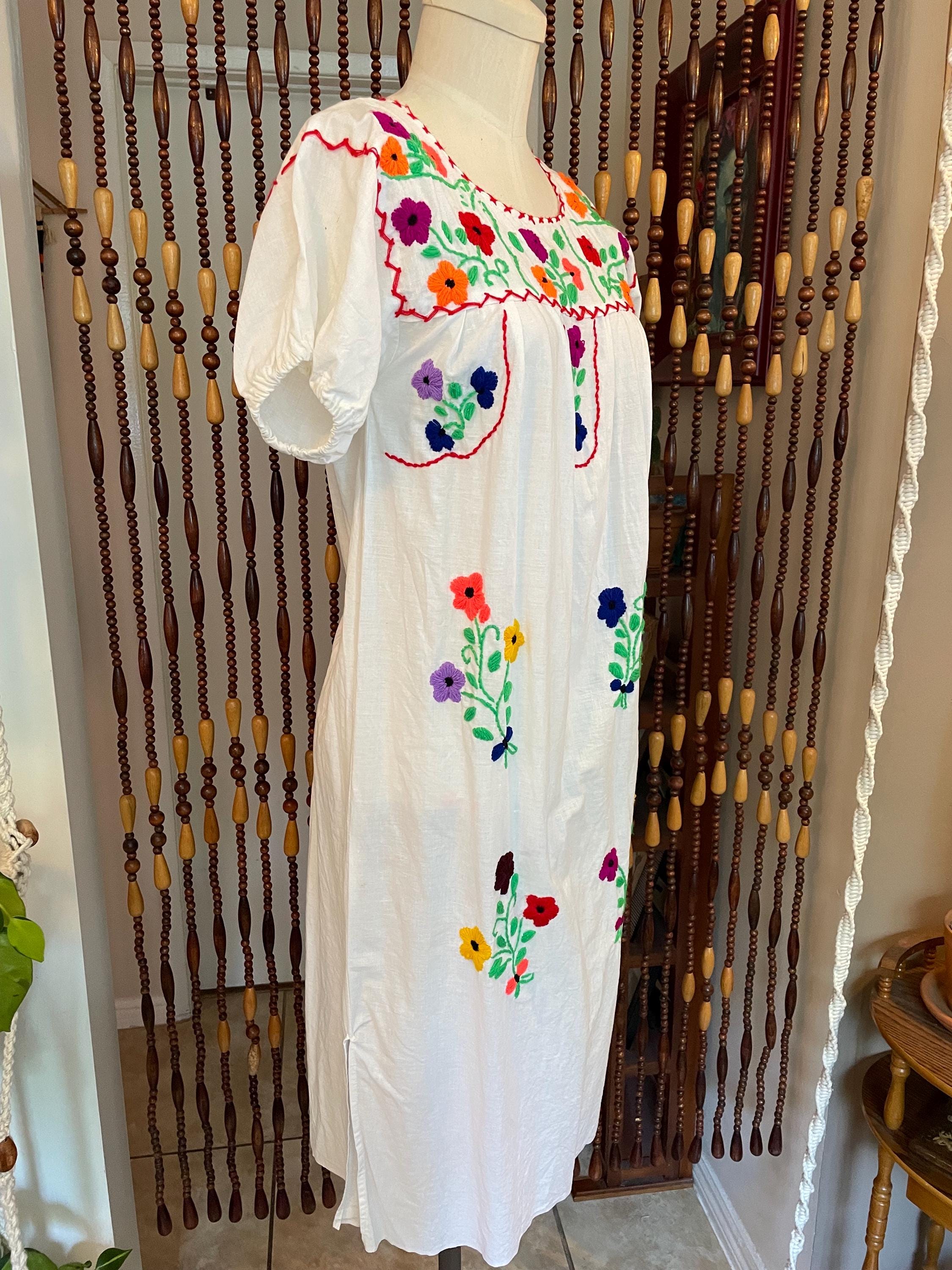 70s Mexican Cotton Dress: Embroidered Flower Muu Muu Kaftan, Size 4/6